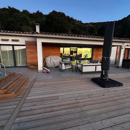 Magnifique Avec Piscine Et Jacuzzi アラタ