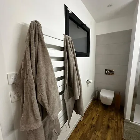 Magnifique Avec Piscine Et Jacuzzi Alata