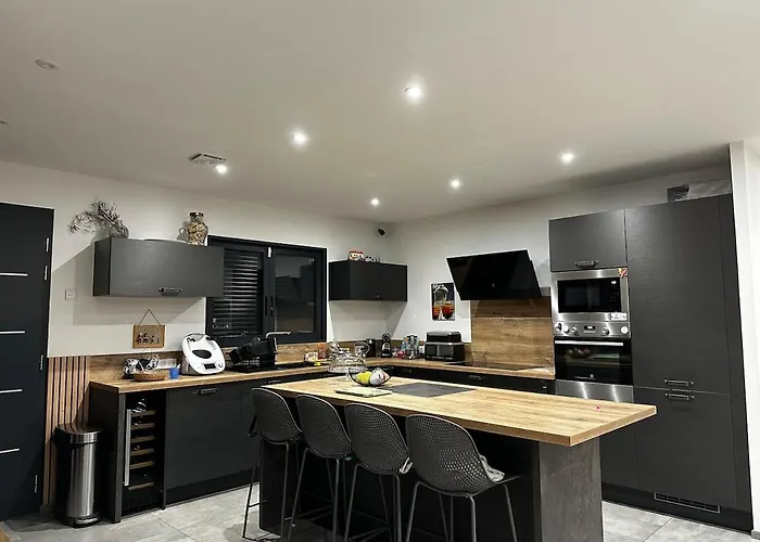 Magnifique Avec Piscine Et Jacuzzi Vila *