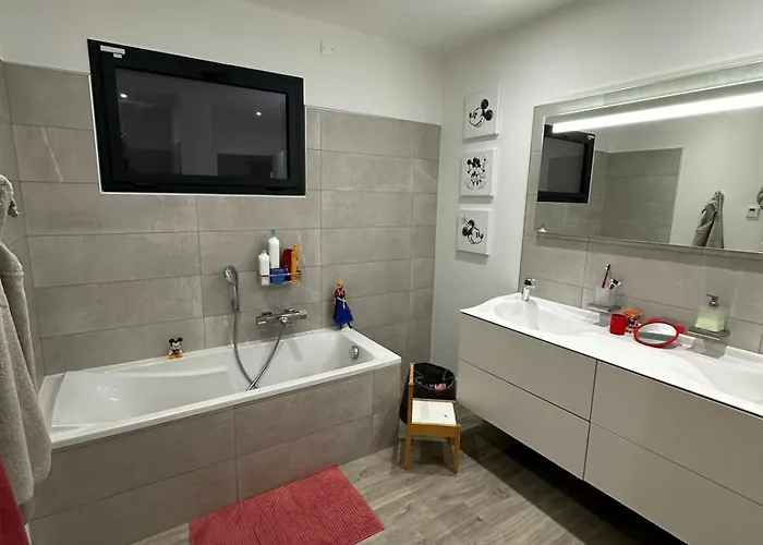 Magnifique Avec Piscine Et Jacuzzi *